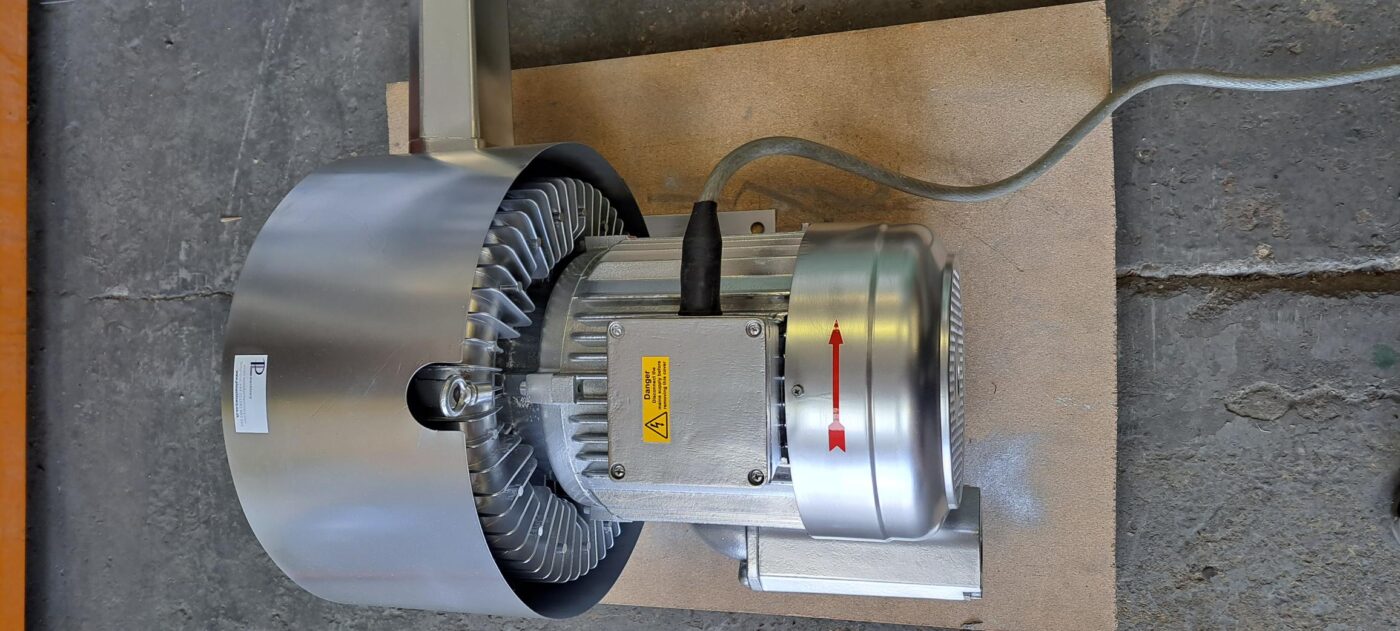 Vacuum pump